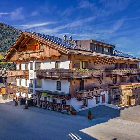 Hotel Alpenstolz Mieders Exteriör bild