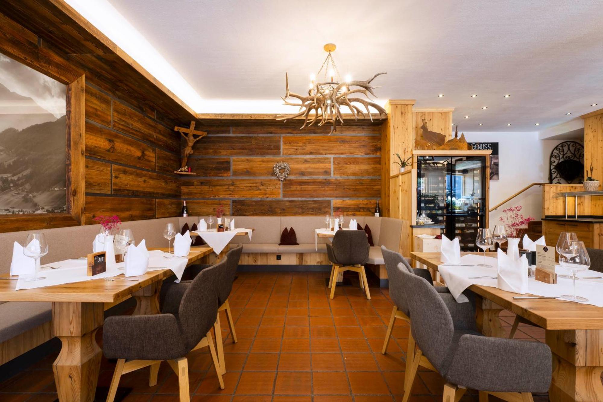 Hotel Alpenstolz Mieders Exteriör bild