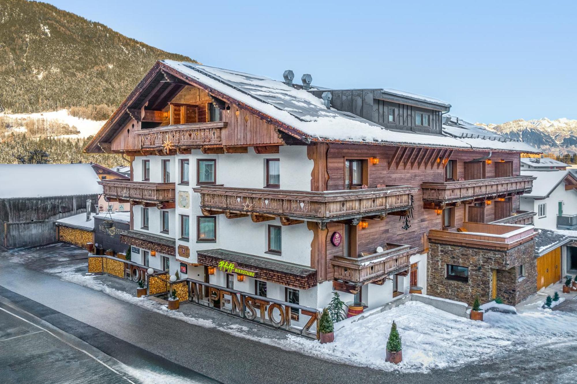 Hotel Alpenstolz Mieders Exteriör bild