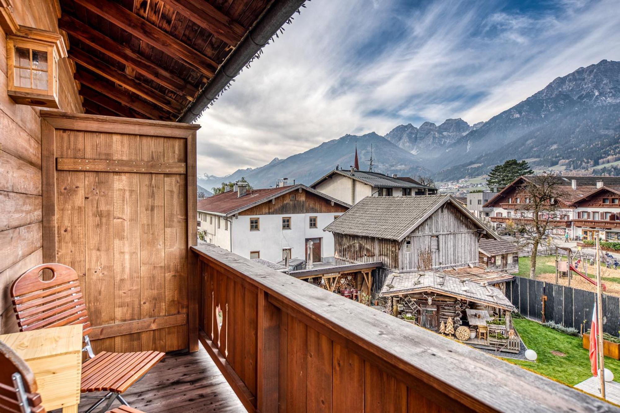 Hotel Alpenstolz Mieders Rum bild