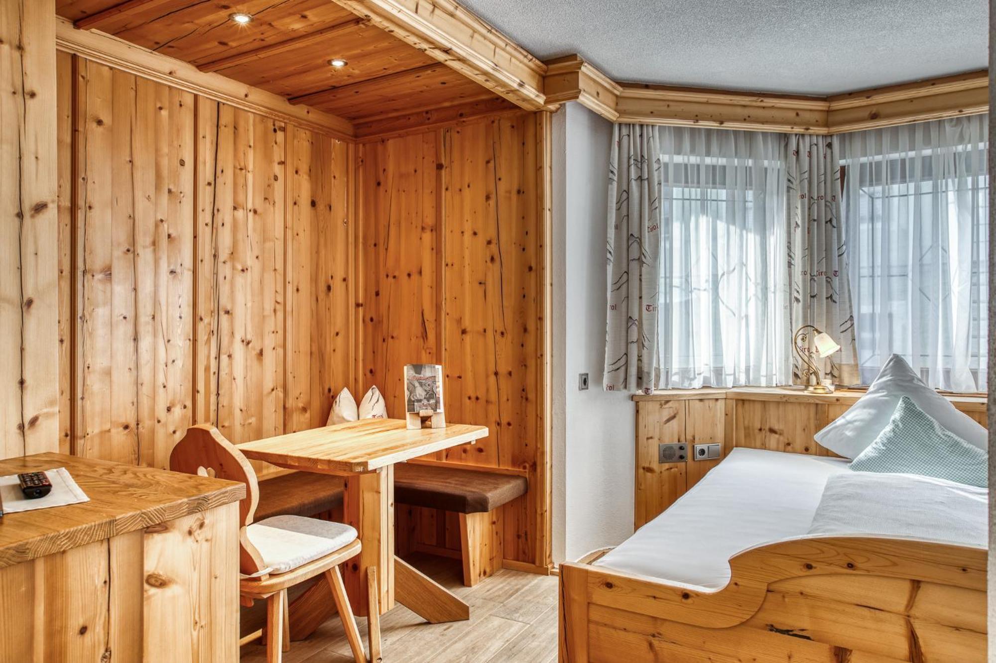 Hotel Alpenstolz Mieders Exteriör bild