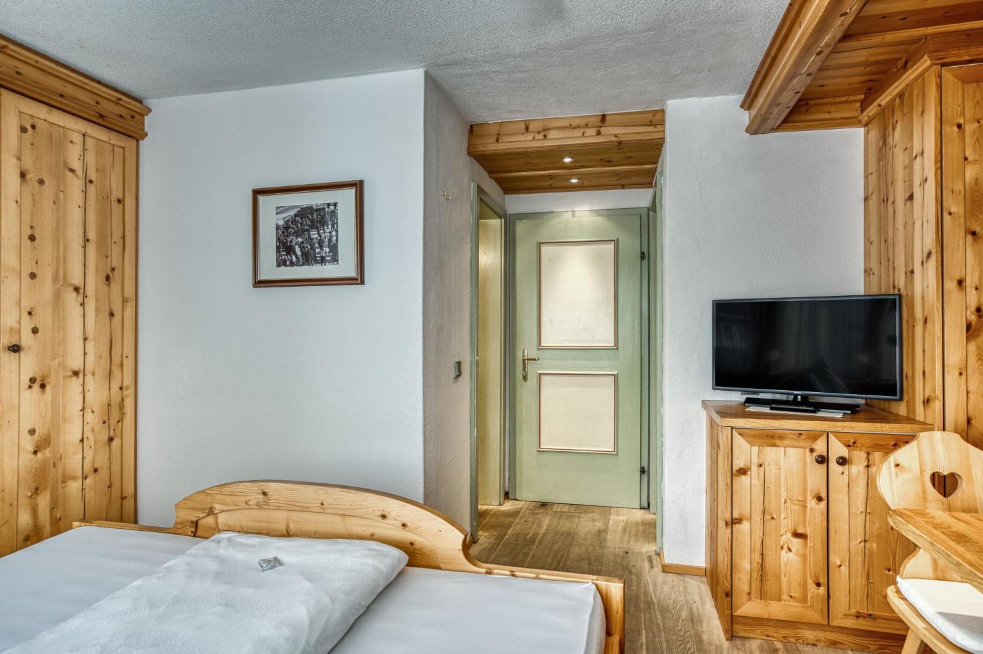 Hotel Alpenstolz Mieders Rum bild