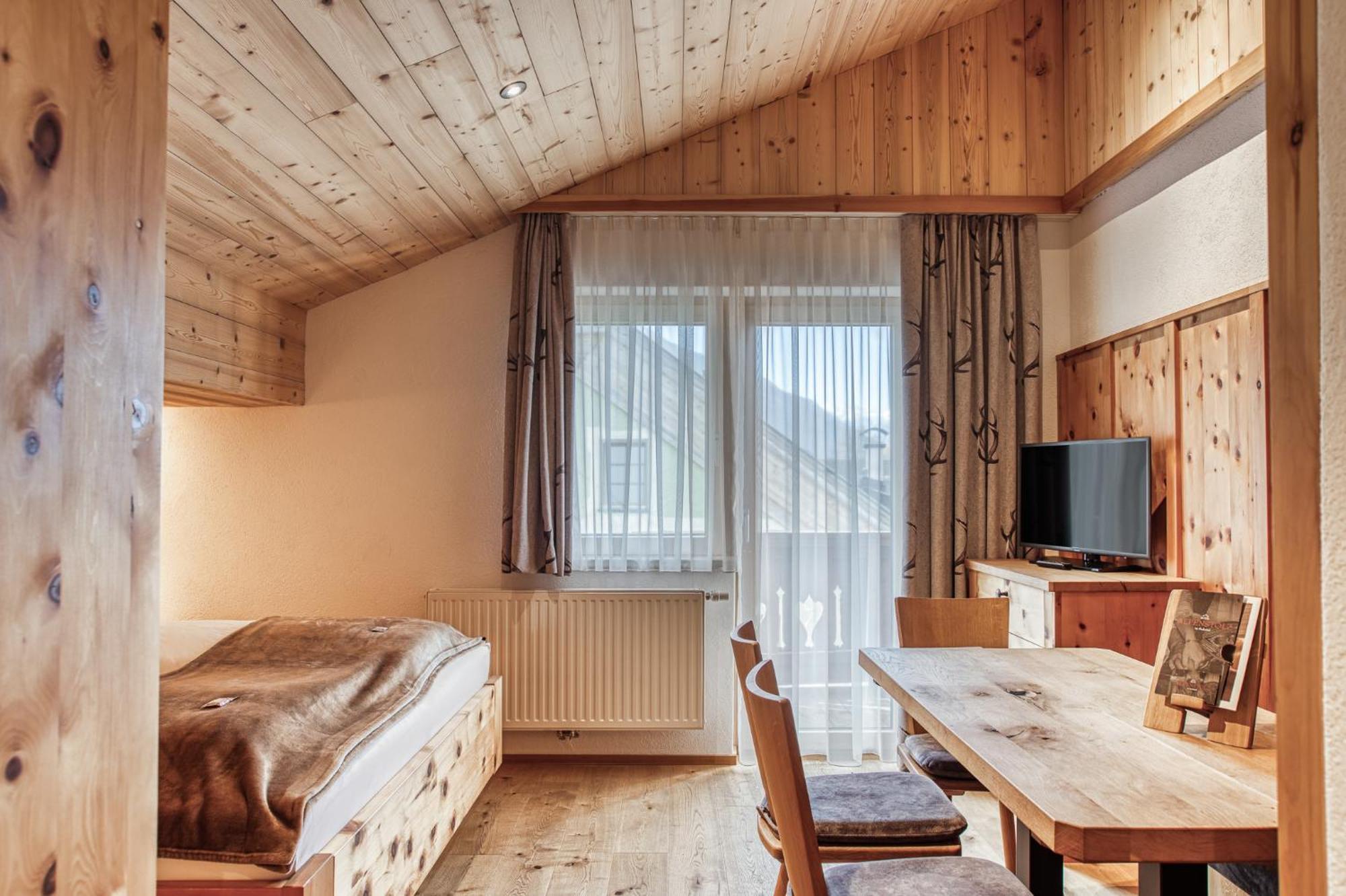 Hotel Alpenstolz Mieders Rum bild