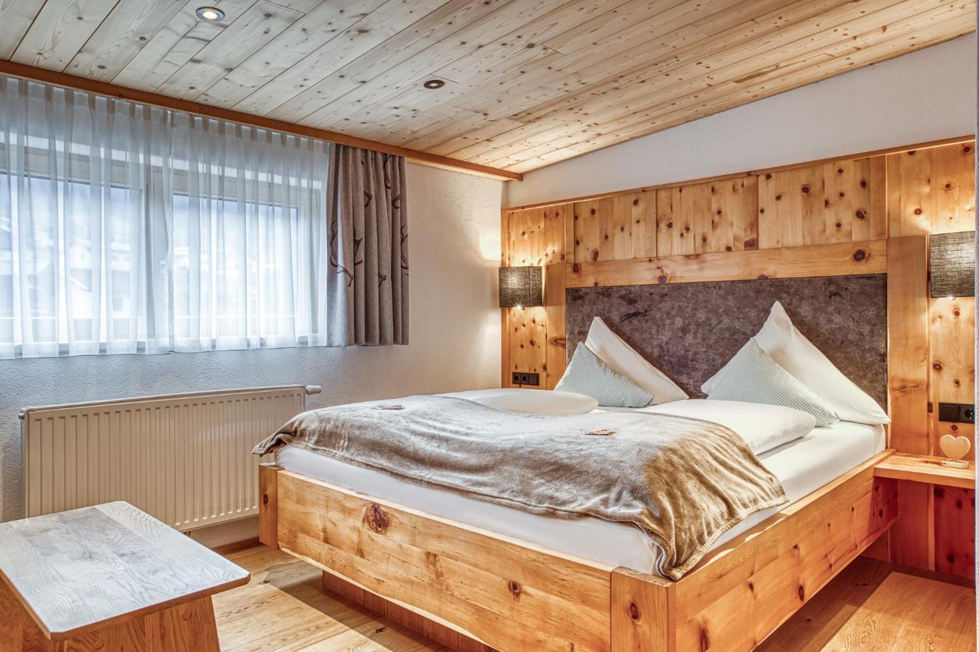 Hotel Alpenstolz Mieders Rum bild