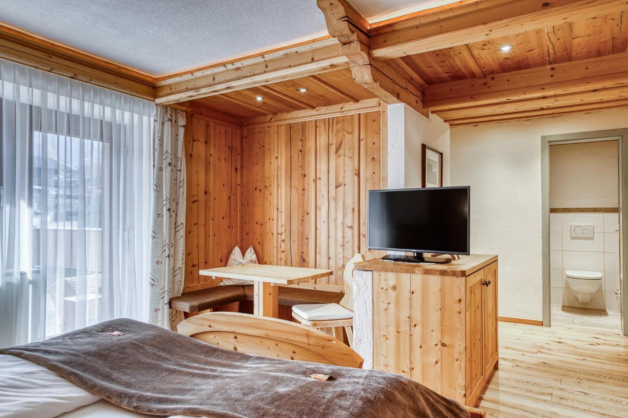 Hotel Alpenstolz Mieders Rum bild
